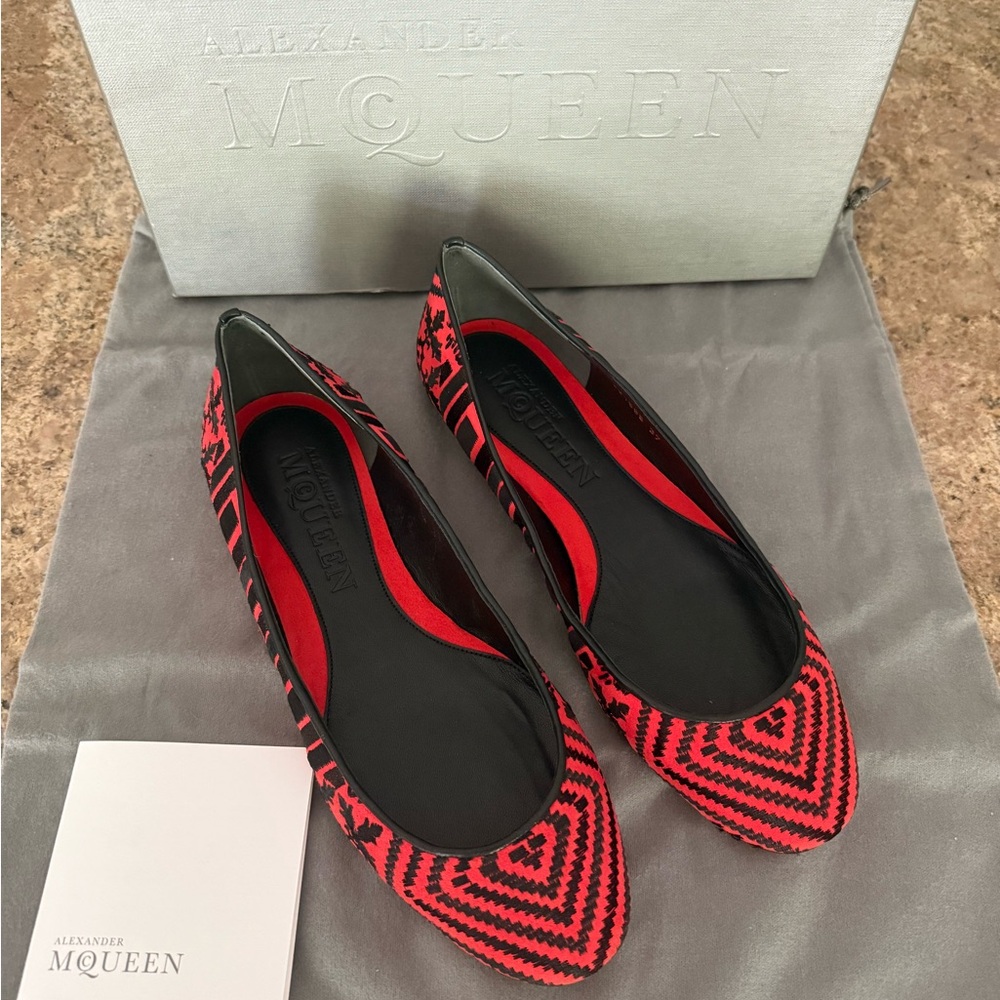 Alexander McQueen Red and Black Patterned Women's Pointed Ballet Flats 37